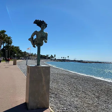Lumineux Et Climatise, Face Au Parc Prive Et A 10 Mins De La * Cagnes-sur-Mer