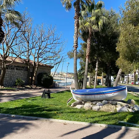 Lägenhet Lumineux Et Climatise, Face Au Parc Prive Et A 10 Mins De La Cagnes-sur-Mer